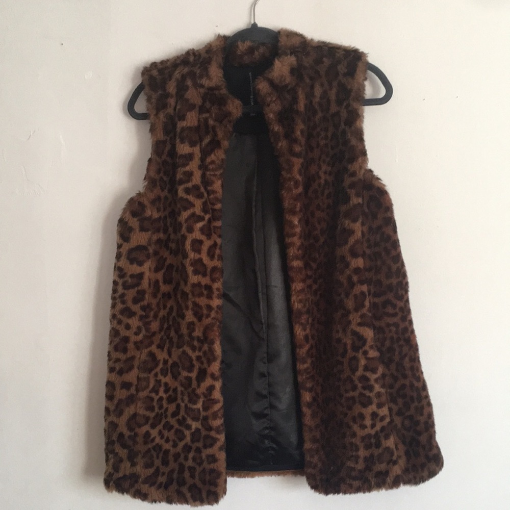 W118 by Walter Baker Leopard Print Faux Fur Vest: Size M